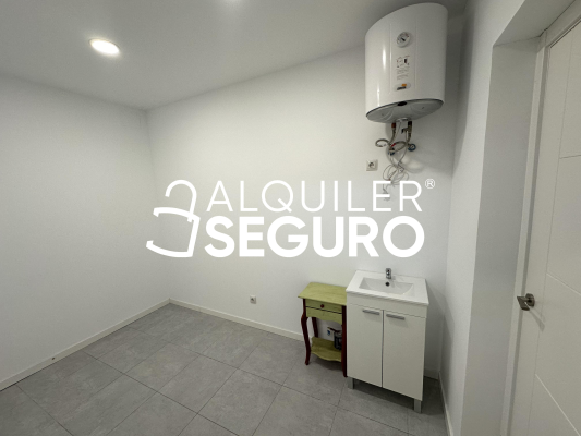 Local en Calle Pintor Velazquez, MADRID