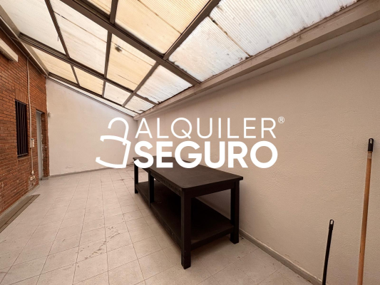 Local en Calle del Párroco Don Emilio Franco, MADRID