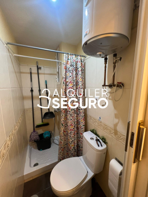 Local en Calle De Alconera, MADRID