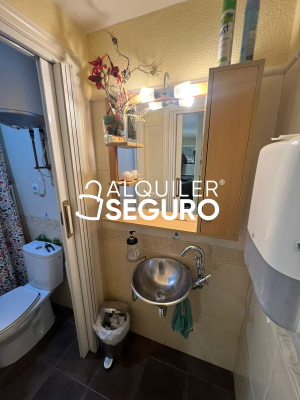 Local en Calle De Alconera, MADRID