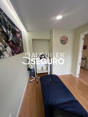 Local en Calle De Alconera, MADRID