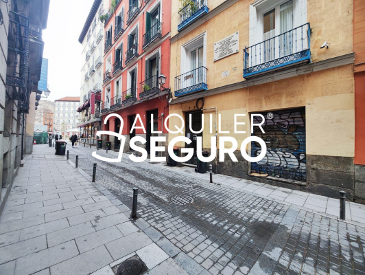 Local en Calle De Jesús y María, MADRID