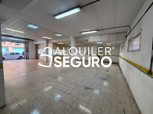 Local en Calle YEROS, MADRID